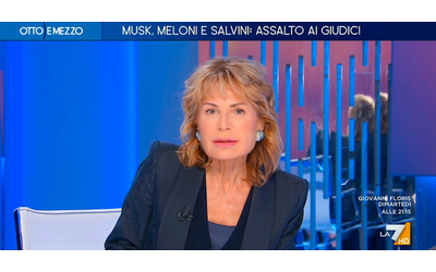 Gruber contro Fdi e Salvini: “Come fanno a sapere che sono stata derubata da un immigrato? Solo fake news e bugie”