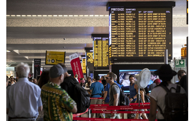 Guasto sulla linea alta velocit Napoli Roma cancellazioni e ritardi fino a due ore Ecco i treni coinvolti