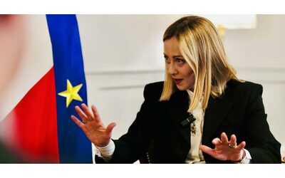 Guerra dei dazi, Meloni convoca le categorie e ostenta tranquillità: “Panico e allarmismo possono fare più danni”