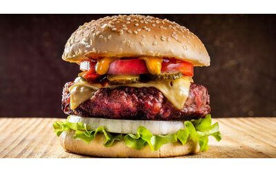Hamburger nel carrello nel 30 dei campioni i batteri trovati sono resistenti agli antibiotici