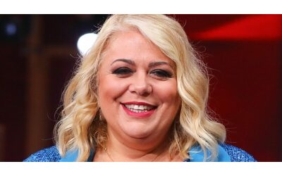 “Ho avuto la prontezza di arrivare fino alla porta. Mi tremavano le mani”: la paura di Rossella Erra per il terremoto ai Campi Flegrei