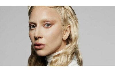 “Ho avuto una psicosi. Non sono stata profondamente in contatto con la realtà per un bel po’. Ho provato vergogna”: la confessione di Lady Gaga