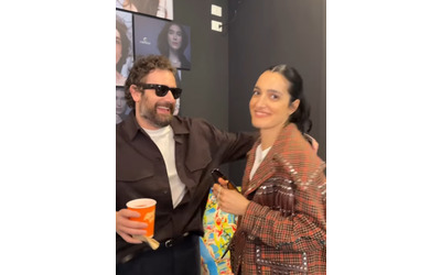 Ho fatto il tuo nome e quello di Ditonellapiaga mi piacciono i threesome la confessione hot di Tommaso Paradiso a Levante lei reagisce cos