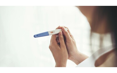 Ho gridato ma non rispondevano Non ho visto i loro volti ma sapevo che erano morti mamma rientra a casa e trova il figlio e la compagna senza vita con un test di gravidanza positivo accanto