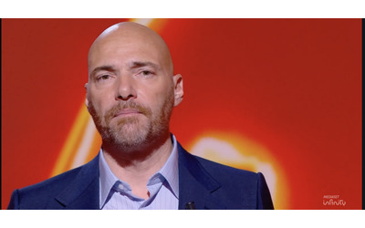 “Ho lasciato la tv perché volevo essere scomodo, volevo crearmi dei problemi per cercare la soluzione e così ho trovato la felicità”: parla l’ex Mtv Andrea Pezzi