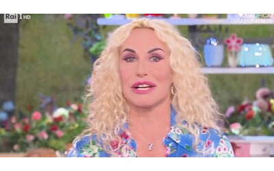 “Ho perso la voce, forse è l’emozione di parlare di nuovo con voi”: Antonella Clerici riparte con “È sempre mezzogiorno”
