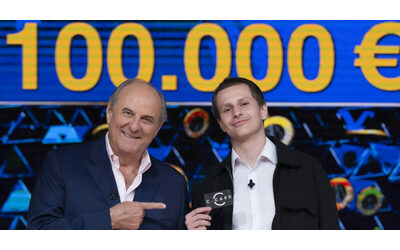 Ho preso un granchio i ragazzi del Progetto Giovani dell Istituto Nazionale dei Tumori di Milano tornano a raccontarsi con Gerry Scotti e Max Angioni