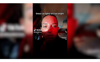 Ho quasi visto Dio lo sfogo di un automobilista accecata dai fari di un altra macchina diventa virale e scatena il dibattito