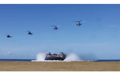 I Marines Usa si addestrano nei Caraibi in manovre di sbarco: “Siamo pronti per una risposta rapida”. Il video