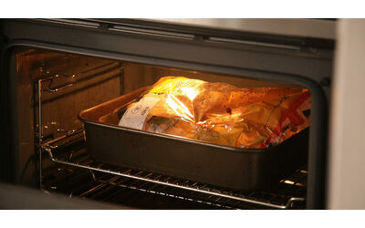 I rischi del cibo confezionato nella plastica e riscaldato Greenpeace Adatto al microonde un illusione