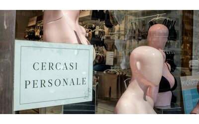 I salari reali italiani restano sotto i livelli del 2021. A settembre 5,6 milioni di dipendenti con il contratto scaduto