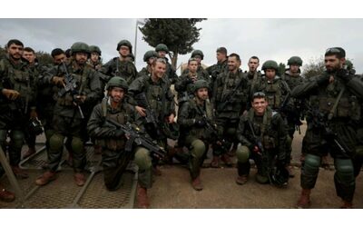 IDF soldiers have been touring the Marche region to relieve their psychological stress (protected by the Italian Digos police unit)