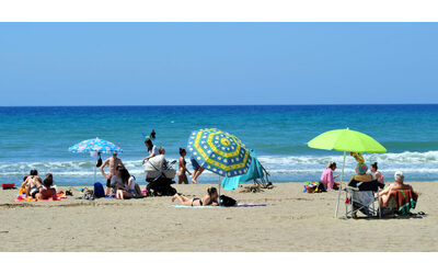 Il 17enne morto sepolto in spiaggia a Montalto di Castro: “Stava cercando di scavare un tunnel...