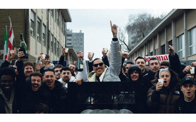 Il 18 aprile ci vediamo in Barona per Marra Block Party Marracash festeggia il disco di diamante oltre 500mila copie vendute per l album Persona IL VIDEO