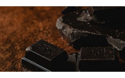 Il cioccolato fondente aiuta a mantenersi giovani Lo studio del King s College sulla teobromina