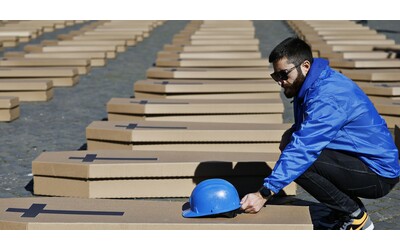 “Il collega di mio marito singhiozzava e mi disse: è stato solo un attimo”. I morti sul lavoro raccontati dai familiari: “È ora di chiamarli omicidi”