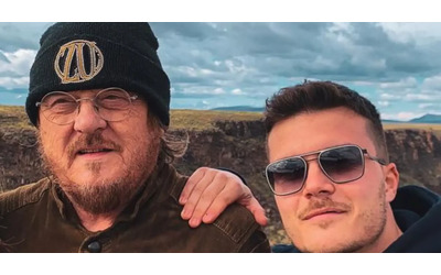 Il figlio di Zucchero coinvolto in un incidente stradale in Kenya, tanta paura ma “non è in pericolo di vita”