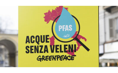 Il governo introduce in silenzio limiti ai Pfas nelle acque potabili: la rivelazione di Greenpeace. “Ma testo migliorabile”