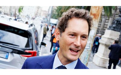 Il governo spera che Elkann guardi all’Italia e ‘svela’ lo stappo finale tra Tavares e Stellantis: “L’azienda ora allineata sul rivedere l’elettrico”
