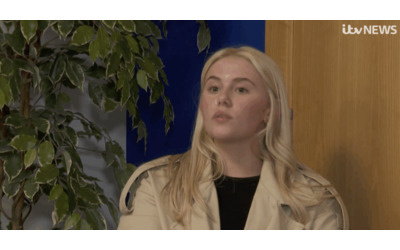 “Il mio capo mi ha molestata, mi ha dato uno schiaffo sul sedere dando la colpa alla memoria muscolare”: ex dipendente 17enne risarcita con 75mila euro