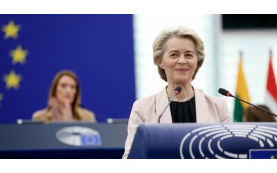 Il Parlamento Ue dà l’ok alla seconda Commissione von der Leyen: appena 370 voti a favore, 282 i contrari