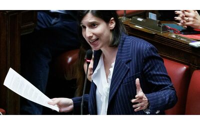 Il Pd aderisce alla piazza per la pace del M5s. Schlein: “Distanze su sostegno a Kiev, ma forte critica al riarmo Ue”