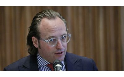 Il presidente del Consiglio comunale di Bolzano  FdI  con il braccialetto elettronico   denunciato   dalla  moglie