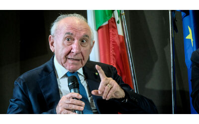 Il presidente del Garante per la Privacy: “Politica che chiede dimissioni non è credibile. Nessun passo indietro”