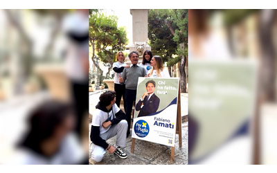 Il rap casalingo per autoelogiarsi la trovata dell assessore pugliese Amati per la campagna elettorale Video