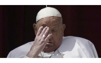 Il riposo assoluto non rispettato, la polmonite, lo stress e l’età avanzata. “Così l’ictus ha colpito Papa Francesco”