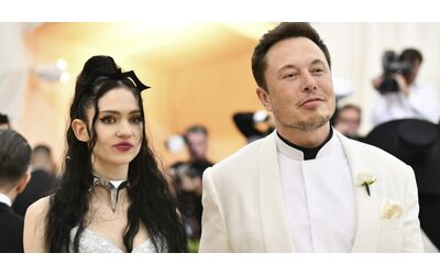 “Il saluto nazista di Elon Musk? Non sono lui, io scelgo il benessere dei miei figli. Non posso essere odiata per quello che fa il mio ex”: lo sfogo di Grimes