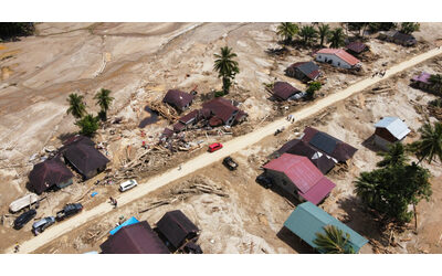 Il sud est asiatico messo in ginocchio dalle alluvioni almeno 1300 morti tra Indonesia Sri Lanka e Thailandia