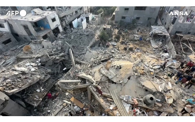 Il video delle macerie al campo profughi di Nuseirat attaccato dall’esercito israeliano
