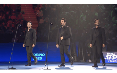 Il Volo canta l Inno di Mameli prima del trionfo di Jannik Sinner alle ATP Finals 2025 IL VIDEO