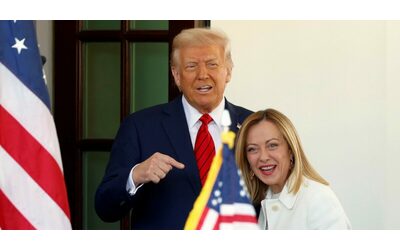 In Edicola sul Fatto Quotidiano del 19 Aprile: Armi, gas, Cina e affari: i baci di Meloni a Trump