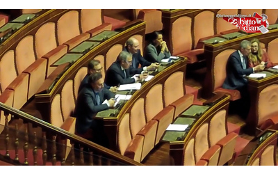 In Senato si celebra il 25 aprile? C’è un “sobrio” fuggi fuggi: in Aula zero ministri