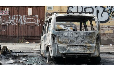 In una sola notte compiuti 27 reati: arrestato un 17enne