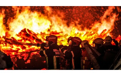Incendi in Spagna – I piromani, il vento, il clima che cambia. Indagini sulla mancanza di piani di prevenzione