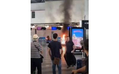 Incendia un cestino e martella i monitor a Malpensa: terminal 1 evacuato, panico tra i viaggiatori