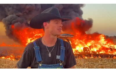 Incendia una Ferrari da 400mila dollari arrestato Youtuber con milioni di visualizzazioni Video