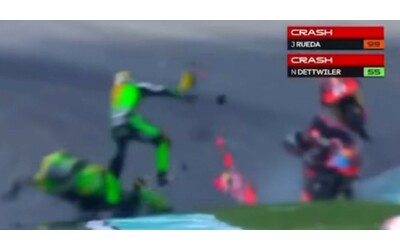Incidente in Moto3, grave Dettwiler: “Ha avuto diversi arresti cardiaci e perso molto sangue”. Per Rueda frattura alla mano
