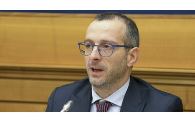 Indagine Pesaro, sono 24 gli avvisi di garanzia: ipotesi di corruzione sugli affidamenti del Comune