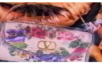 Inquietante Surreale Ma cosa ca stiamo vedendo la nuova pubblicit di Valentino creata con l Intelligenza Artificiale fa discutere La Bbc accende il caso il web insorge