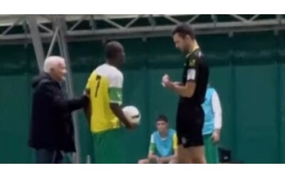 Insulta e minaccia l arbitro poi lo colpisce con un pugno facendogli perdere i sensi follia nel calcio a 5