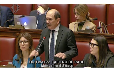 Intercettazioni, De Raho: “Limite di 45 giorni? Meloni vuole dare l’immunità ai delinquenti, è gravissimo”