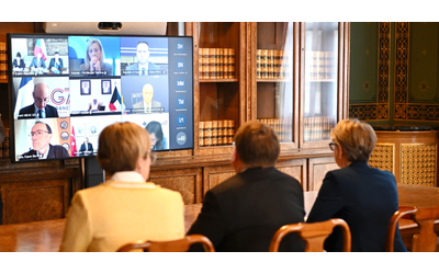 Iran il Nyt I Volenterosi per Hormuz hanno bocciato la proposta italiana Ecco le altre opzioni per riaprire lo stretto