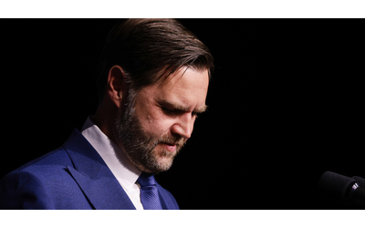 Iran JD Vance si gioca la sua partita complicatissima ai negoziati placare il mondo MAGA e intestarsi la pace in vista delle elezioni