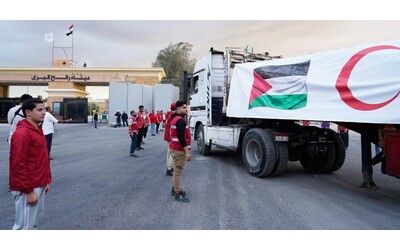 Israele chiude il valico di Rafah: niente aiuti perché Hamas non ha consegnato i corpi degli ostaggi morti