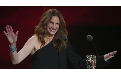 Julia Roberts, il look a Venezia 2025 omaggia Guadagnino e non passa inosservato