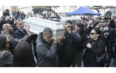 L addio a Domenico Caliendo nel Duomo di Nola la madre Devono pagare solo quelli che hanno sbagliato